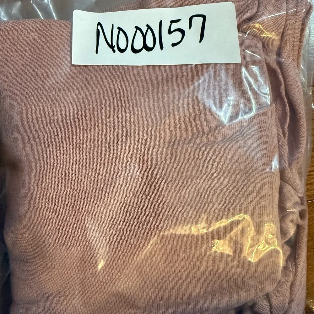 Alice + Olivia Blush Pink Oversized V-Neck Tee‎ Top Soft & Chic Linen Blend Sz L - Picture 9 of 9